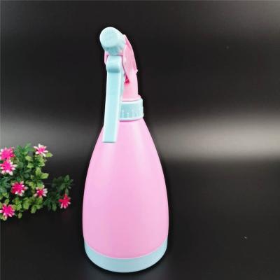 China 500ml Spray Bottle Gardening Tools Candy Color Hand Pressure Cosmetic Spray Bottle Plastic Spray Bottle for sale