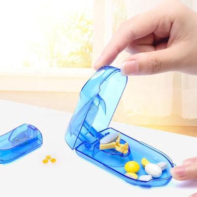 China Professional Plastic Storage Box Pill Splitter BPA Free Pill Cutter for Cutting Small or Large Pills in Half for sale