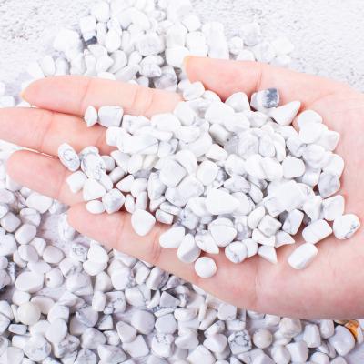 China China Wholesale Mineral Natural White Turquoise Gravels Tumbled Chips For Self Cultivation Healing Energy Hearts Spiritual Crystal for sale