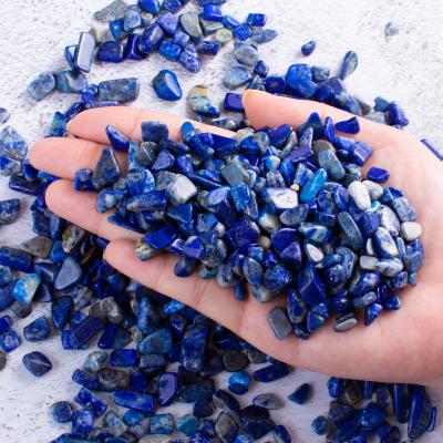 China China Natural Lapis Lazuli Gravel Chips Stone Pocket Small Crystal Used For Vases Plants Succulents Fish Blow Home Decoration Crystal for sale