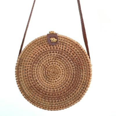 China Vintage Round Rattan Buckle Bag Beach Straw Handbag Women Colorful Leather Handmade Cylinder Pocket Round Single Shoulder Bag for sale