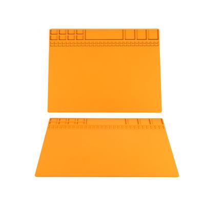 China 932Â heat resistant; ° F; Protective Outdoor Insulation Repair Coating Oil Station Heat Resistant Silicon Welding Mat Work Pad for sale