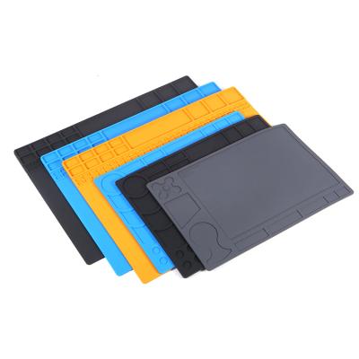 China 932Â heat resistant; ° F; New Oil Coating Repair Station Heat Insulation Silicone Pad Heat Maintenance Platform Desktop Welding Mat for sale