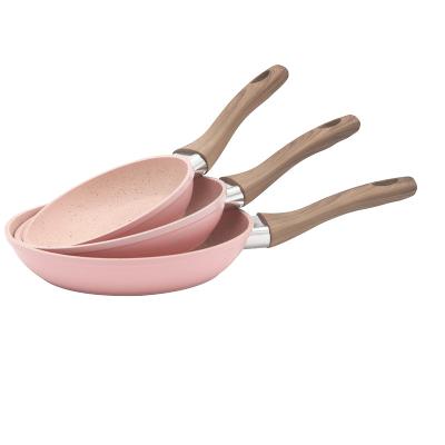 China Sustainable PFOA Free Pan Set Omelette Fry Pan Cookware Frying Set for sale