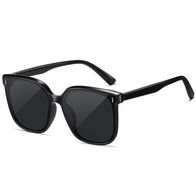 China Black Fashion Sunglasses 2022 New Fashion Polarized Sunglasses Men And Women TR90 Sun Glasses Shape Trend Wholesale for sale