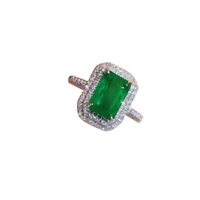 China Romantic Daily Super Soft Diamond Emerald Ring 18K Vivid Green Elegant Atmosphere for sale