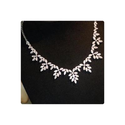 China Noble Vintage Banquet Style 4.5 Carat Diamond Shooting Star Boutique In 18k White Gold Necklace for sale