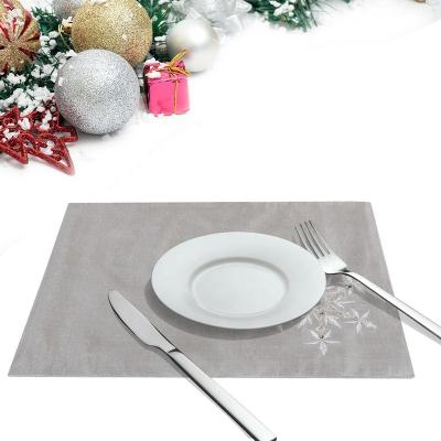 China Home Xmas Silver Dining Table Sequin Embroidery Sequin Snowflake Place Decorations OWENIE Decorations Place Mat Set for sale