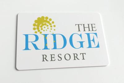 China Kundenspezifische Rfid Karten PVCs Waterprooff können Hotel-Name LOGO Zimmernummer-Telefon drucken zu verkaufen