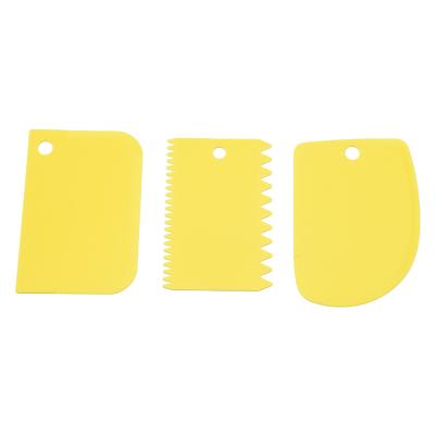 China 3 Piece Viable Dough Scraper Cake Comb Plastic Baking Cream Scraper Pastry Tools for sale