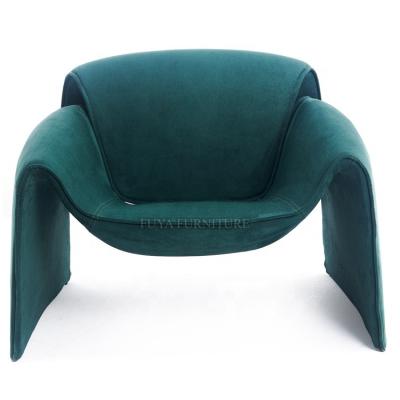 China Modern Italian Modern Design Living Room Chairs Furniture Le Contemporary Club Chair for sale