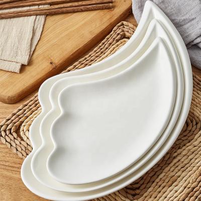 China New Style Hotel Restaurant Ceramic Unusual Dishes Shape White Porcelain Dinner Plates Dishes High Sustainable Dishes for sale