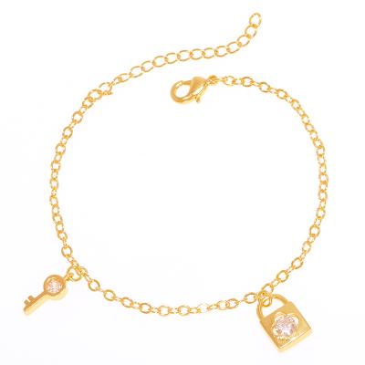 China 24k Gold Plated Fashion Customized Customized CZ Zirconia Gemstone O Letter Pendant Link Bracelet Small Key Lock Bracelet Lady Jewelry for sale