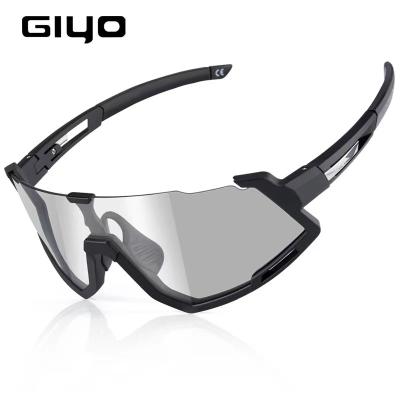 China Custom Fashion Round Sunglasses Men's Windproof Oversized Rimless One-Piece Outdoor Cycling Glasses Sand for sale