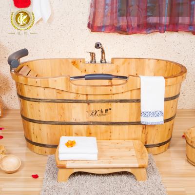 China Eco - Friendly Bathtub Wood Material Natural Bathtub Indoor Wood Soak Tub for sale