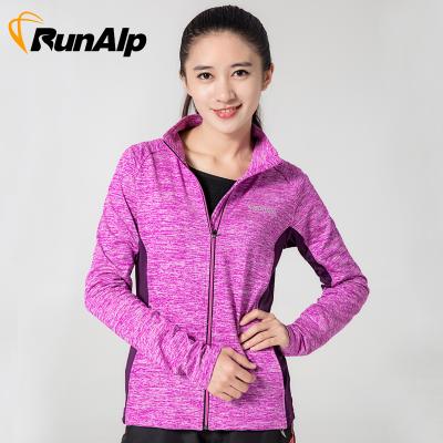 China latest fashionable Anti-wrinkle yoga casual wear with contrast panel for sale