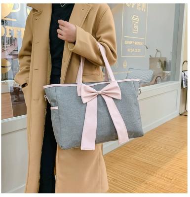 China Normcore / Minimalist Shoulder Bags For Women Water Resistant Nylon Messenger Bags Pocketbooks Mummy Bag for sale