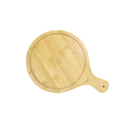 China Sustainable Wholesale Cutting Plate, Customized Round Shape Bamboo Wooden Pizza Serving Tray With Handle for sale