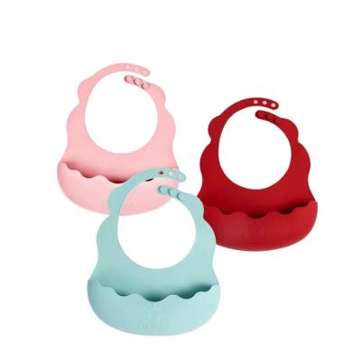 China 2022 BPA Food Grade Silicone Washable Free Baby Bib Waterproof Food Bib for sale