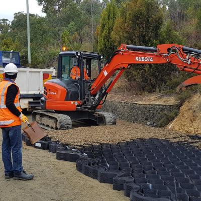 China Geocelha de HDPE utilizada na construção rodoviária para proteção de encostas, paredes de retenção e calçadas à venda