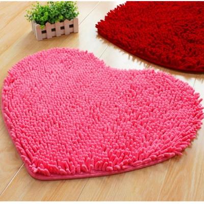 China Heart Shaped Washable Microfiber Chenille Blanket for sale