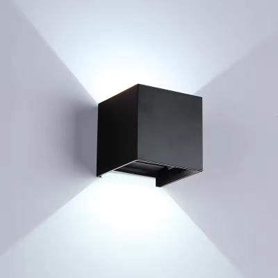 China Waterproof IP65 Cube Wall Mounted Garden Porch Light with Adjustable Color Temperature for sale