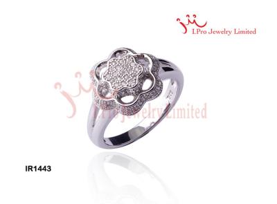 China Attractive Flower Shaped Promise Ring in Silver CZ Ring Rhoduim Plated Bridal Jewelry Rings for sale