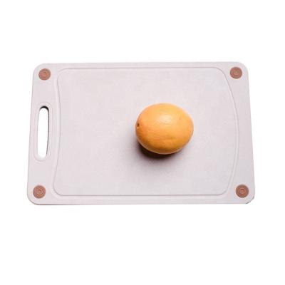 China Sustainable Natural 350*230*6mm Pod Plastic Cutting Board Sets for sale