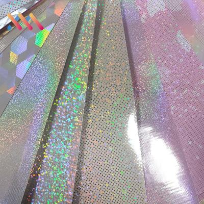 China Wasserdichtes, leuchtendes Regenbogen-Effekt PVC-Film für Möbel und Wohnkultur Regelmäßige Größe 60cm*10m/Rolle zu verkaufen