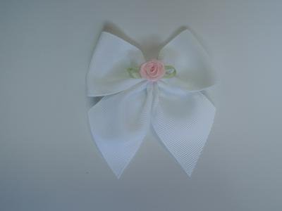 China Customized designs Pre tied ribbon bows for wedding invitations , small bow tie Durable for sale