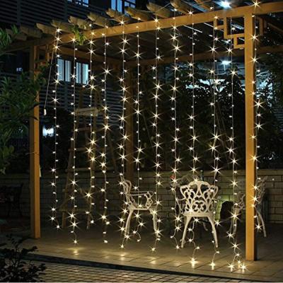 China Optional 2 Colors Curtain Bedroom Lights 2019 New 8 Mode Dancing Music 300 LED USB Powered String Lights for sale