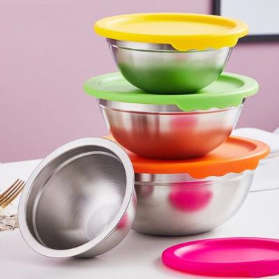 China Freshness Keeping Safe Stainless Steel Food Storage Containers Mixing Bowl Set With Airtight Plastic Lids for sale