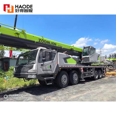 China Zoomlion 55 ton zware telescopische boom truck kraan Ztc550 Te koop