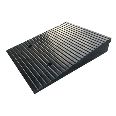 China New Garage Anti-pressure 2021 Driveway Road Car Transport Fixed Portable Curb Ramp Rubber Curb Ramp for sale