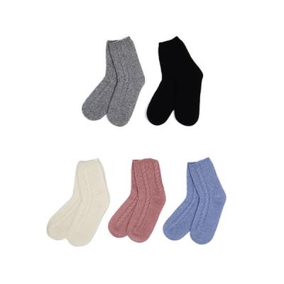 China QUICK DRY Cable Knitted Cashmere Socks Women Winter Warm Soft 100% Cashmere Socks for sale