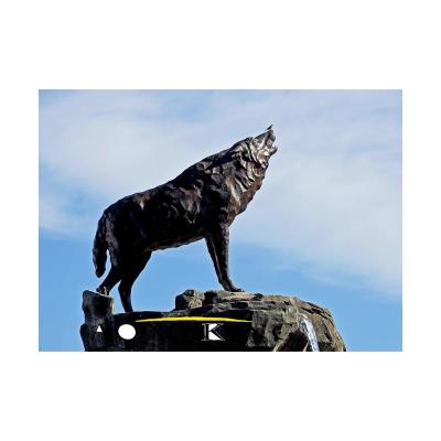 China Outdoor China Barking at Sky Black Wolf Bronze Statue for sale