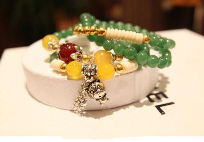 China Fashion woman green quartz bracelets for sale