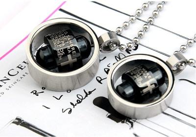 China Fashion couples jewelry stainless steel pendant necklace lovers necklaces metal ornament for sale