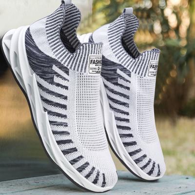 China Fashion Trend Factory Direct Sales Fly Fashion Woven Comfortable Casual Men's Cavity Breathable Shoes for sale