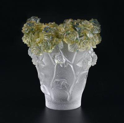 China Art Decor Custom Color Traditional Liuli Crystal Home Decoration High Quality Handwork Gifts Flower Vase for sale