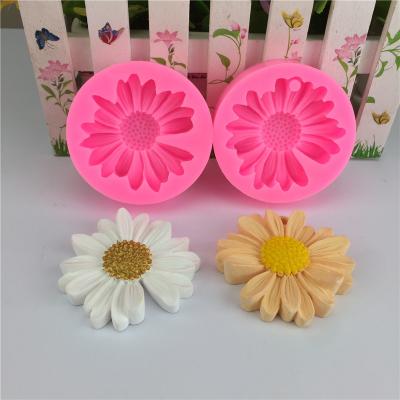 China Resin Expory Silicone Viable Daisy Head Chain DIY Mold For Craft for sale