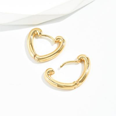 China FASHIONABLE 18K Gold Plated Brass Heart Stud Earrings For Women Exquisite Hoop Earring Circle Earring for sale