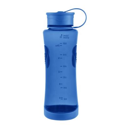 China Sustainable Easy Carry BPA Free Water Bottle Plastic Reusable Drinking Bottle 650ML Tritan Rubber Handle for sale