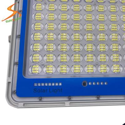 China Best ROAD Solar Spot Light 100W Outdoor Led Solar Flood Light IP65 Waterproof for sale