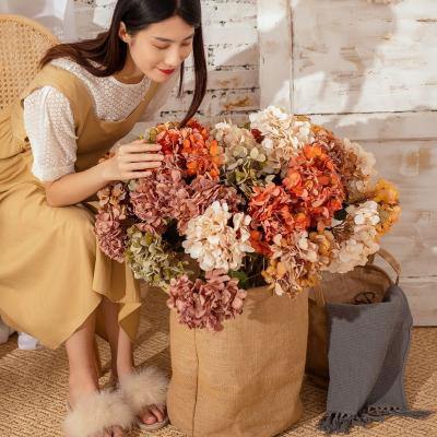 China High Quality MW24833 Hydrangea Artificial Flowers For Wedding Decoration New Arrival Colorful Flowers For Party for sale