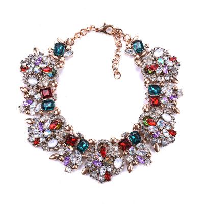 China Trendy Women Statement Necklace Short Sparkle Crystal Rhinestone Bib Choker Necklace for sale