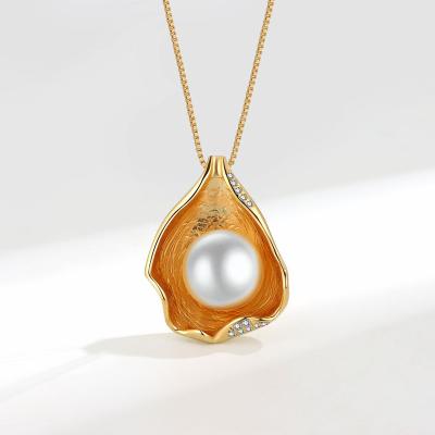 China Fashion New Arrival Personality Shell Pearl Design 14K Gold Filled Ladies Necklace Pendant Jewelry For Women Short Chains Non Fade for sale