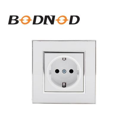 China Factory price new design residential / general purpose european schuko 2P wall socket for sale