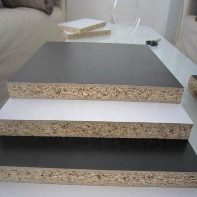 China Traditional Melamine Faced Flakeboard Particle Board For Furniture for sale