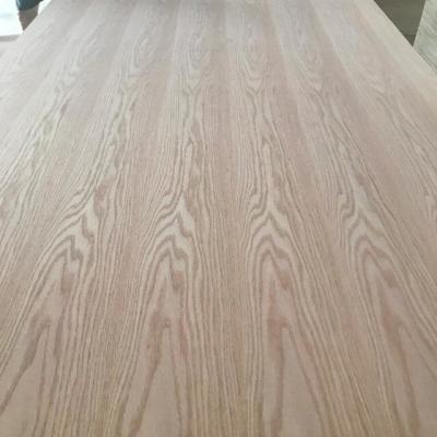 China 4.6mm 5.2mm Traditional Saudi Arabia Market Red Oak Veneer Laminated Plywood / MDF for sale